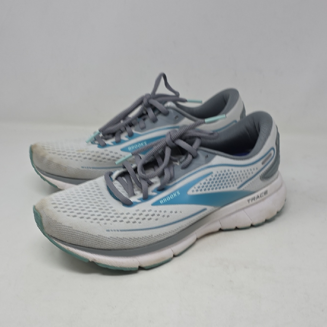 Brooks Women's Athletic Shoes In Gray And Light Blue Size 8.5